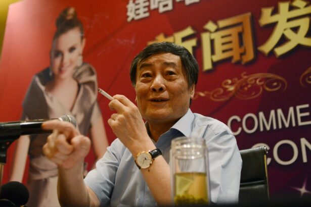 Zong Qinghou, Beverage Tycoon in China, Dies at 79